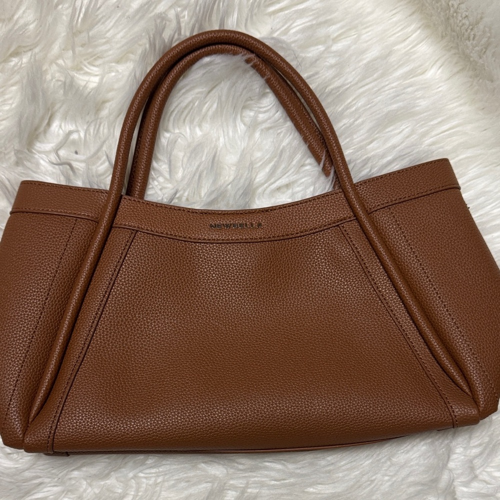 Sophisticated Brown Leather Shoulder Bag